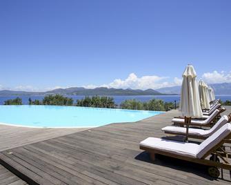 Ionian Blue Bungalows And Spa Resort - ניקיאנה - בריכה