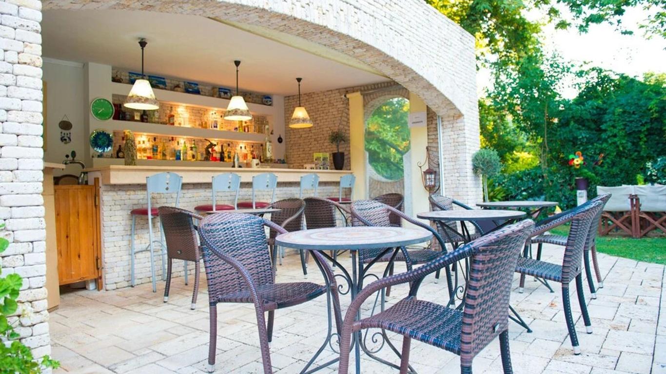 Villa Edem Dimitriadis