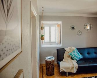 Quinta Dos Avós Lourenço - Serta - Sala de estar