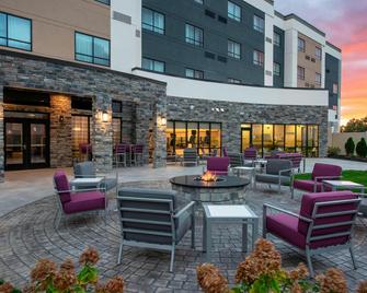 Courtyard By Marriott Cleveland Elyria - Elyria - Patio