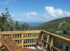Minutes from beaches & trails of the National Park, with a large bedroom . - St. John - Balcony