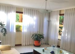 Beautiful house in Villas do Atlântico - Lauro de Freitas - Living room