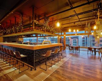 Protea Hotel by Marriott Pretoria Loftus Park - Pretoria - Bar