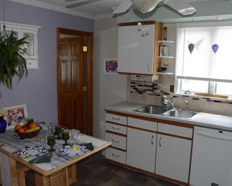 Beautiful Buffalo/Niagara Apartment - Lackawanna - Kitchen