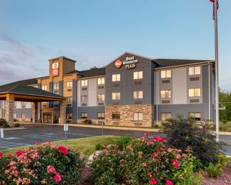 Best Western Plus Warsaw - Warsaw - Building