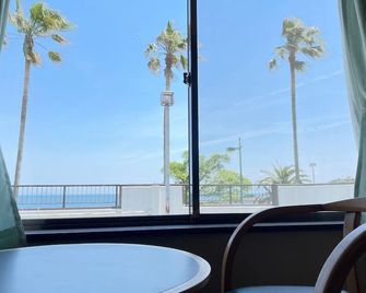 Right in front of Katasoehama Beach Japanesest / Oshima-gun Yamaguchi - Suo-Oshima - Varanda