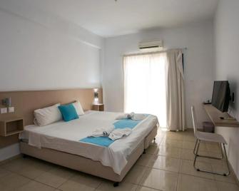 Sea Cleonapa Hotel - Ayia Napa - Living room