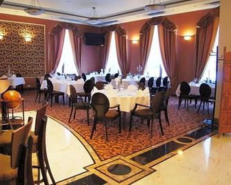 Willa Zagorze - Okuniew - Restaurant