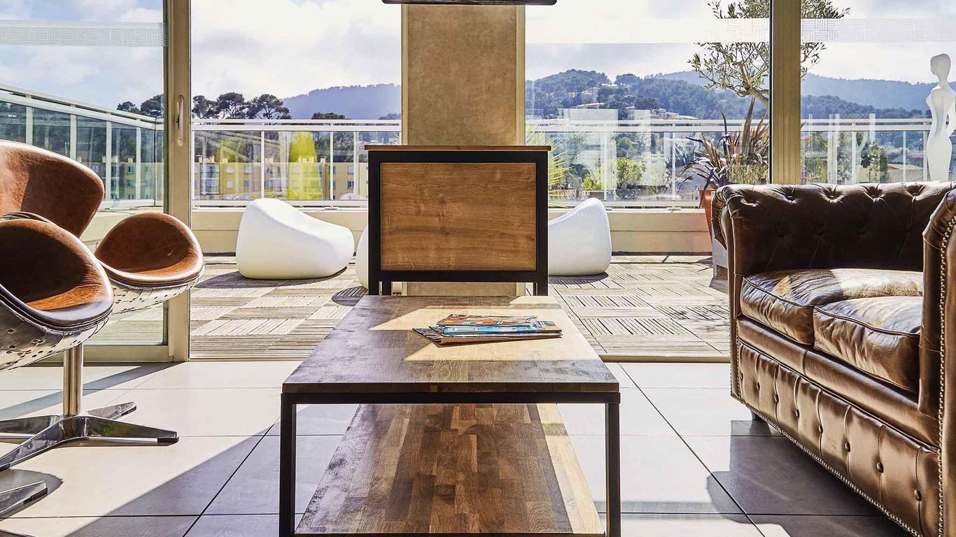 إيبيس ستايلس هييريس روف توب آند سبا