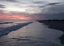 Atlantic Beach Getaway - 大西洋海灘（北卡羅來納州） - 海灘