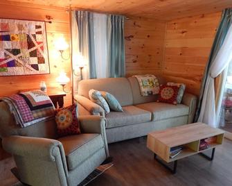 10 Steps And You're In Sebasticook Lake. This Is Where You Go To Unplug - Newport - Living room