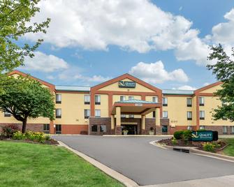 Quality Inn & Suites Lenexa Kansas City - Lenexa - Rakennus