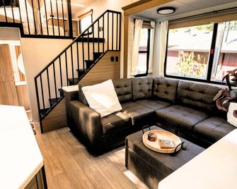 Unwind in comfort at The Grand Legacy Lodge Luxury - Big Lake