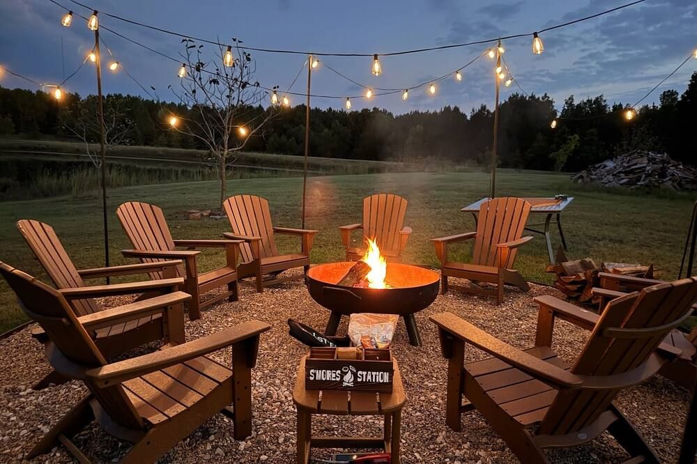 Whispering Pines Retreat, Secluded Cabin with Hot Tub & Pond - Jacksonville - Innenhof