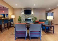Comfort Inn Suites 91 1 2 5 Fayetteville Hotel Deals