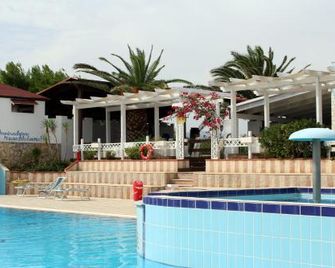 Villaggio Camping Oasi - Vieste - Pool