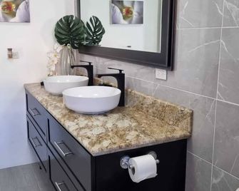 Bel Ti Plas - The Valley - Bathroom