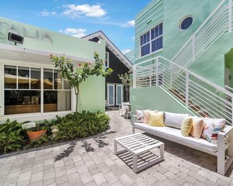 Villa Italia by At Mine Hospitality - Miami Beach - Pati