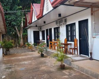 El Taraw Bed And Breakfast - Puerto Princesa - Patio