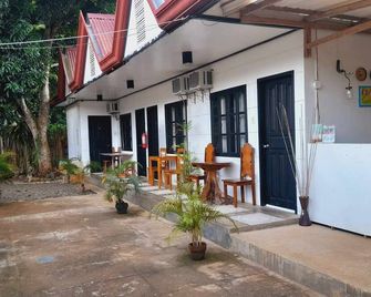 El Taraw Bed And Breakfast - Puerto Princesa - Patio