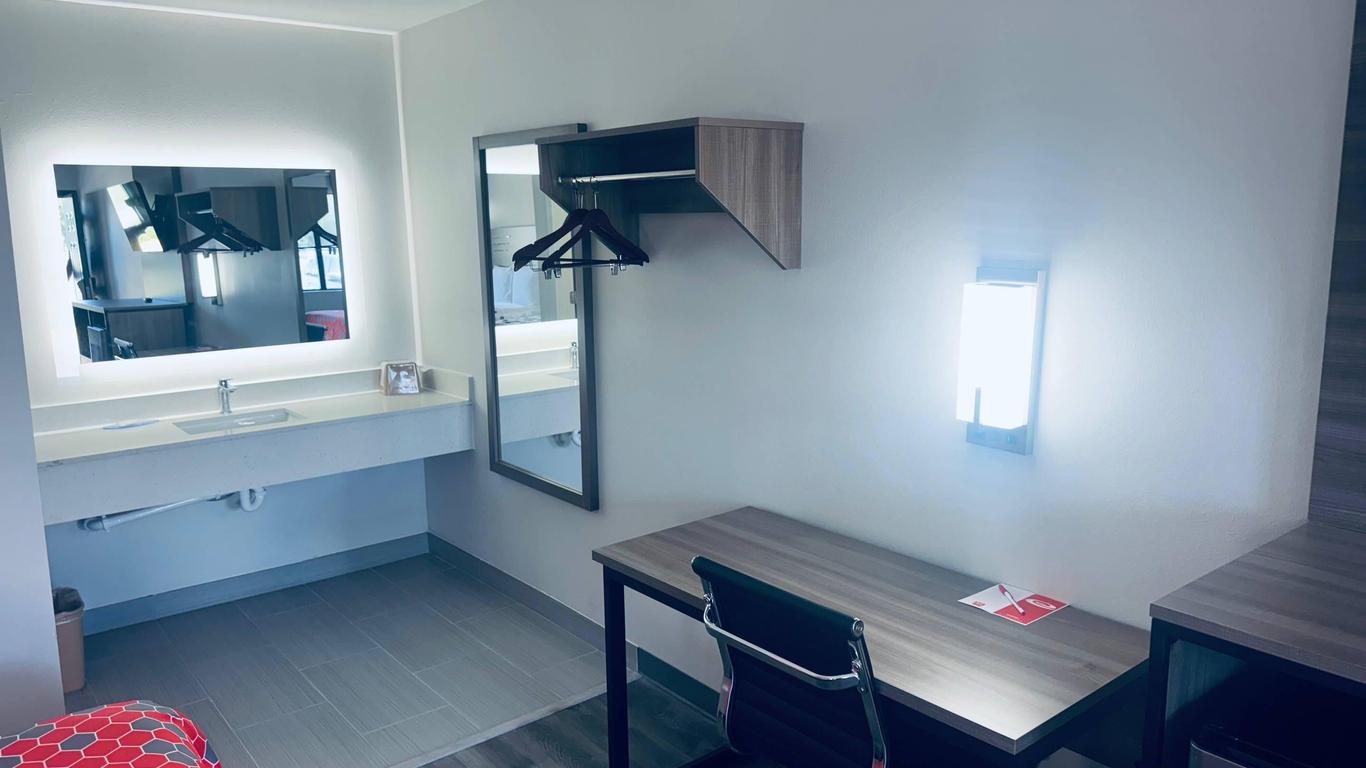 Econo Lodge Biloxi Beach