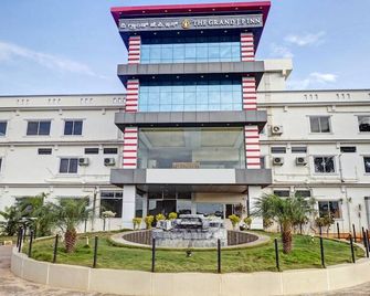 Grand Jp Inn Near 2 Km from Gundlupet Bus Stand - Bandipūr - Building