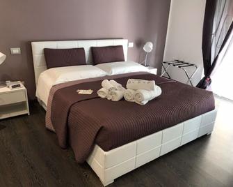 Bed Breakfast Beautytati - Cagliari - Bedroom