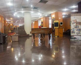 Class Hotel - Bucharest - Lobby