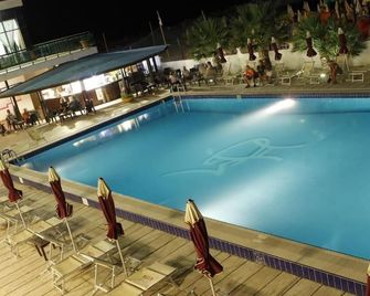 Club Esse Mediterraneo - Montesilvano - Pool