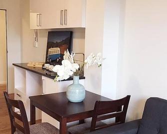 Uni Motel - Hamilton - Comedor