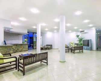 Xenios Dolphin Beach Hotel - Posidi - Lobby