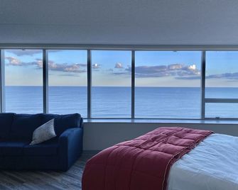 Fabulous Beachfront Renovated Studio And Amazing Ocean Views - Atlantic City - Schlafzimmer