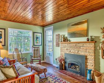 Our Mountain Home - Lake Junaluska - Living room