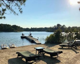 Private Lake and Hiking, The Loft at Haven - Cape May Court House - Strand