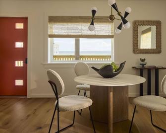 Pamlico Station Edgecamp - Rodanthe - Dining room