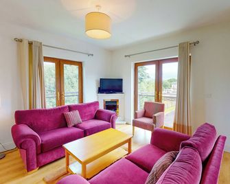 Lakeside Holiday Homes - Killaloe - Living room