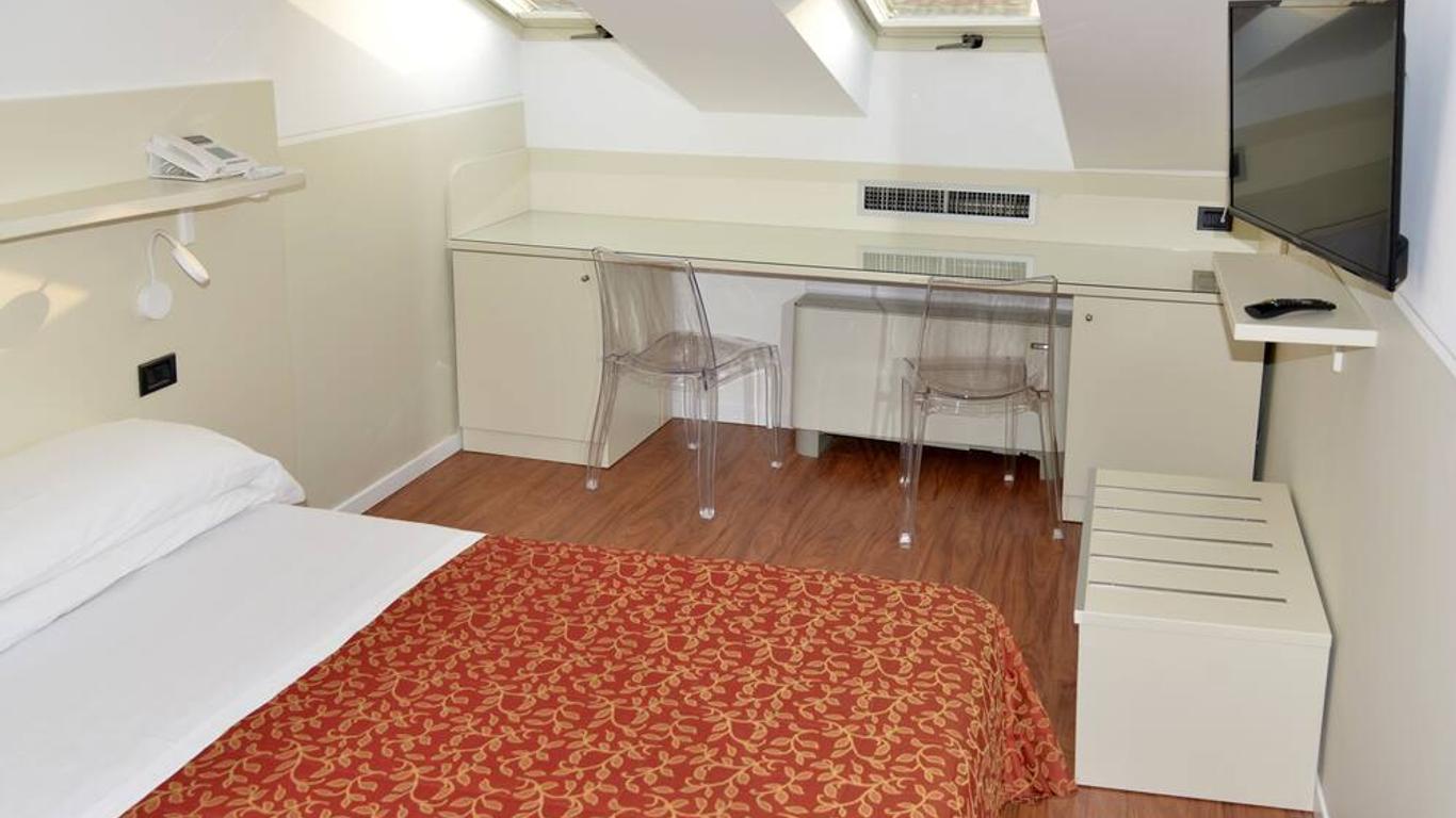 Hotel Amadeus E Teatro