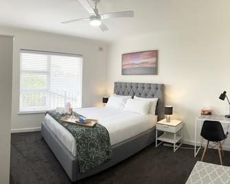 3br Unit Free Park & Wifi Campbelltown - Campbelltown - Bedroom
