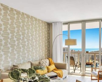 Infinite View - Balcony- Amazing Pool- Near Beach - Халландейл Біч - Вітальня