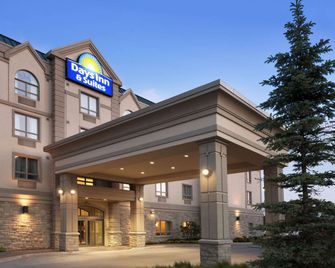 Days Inn & Suites by Wyndham Collingwood - Collingwood - Building