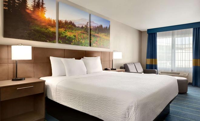 デイズ イン スイーツ アナハイム アット ディズニーランド パークの最安値 11 296 アナハイムの人気ホテルの料金比較 格安予約 Kayak カヤック デイズ イン スイーツ アナハイム アット ディズニーランド パークの最安値 11 296 アナハイムの人気ホテルの料金比較 格安予約 Kayak カヤック