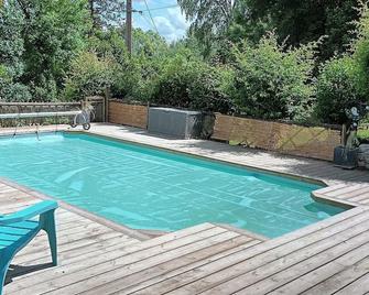 Les Gîtes du Hameau avec piscine - Castelnau-sur-Gupie - Piscina