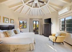 Experience Old Hollywood Glamour! Movie Colony Estate! Pool and Private Tennis Court! - Palm Springs - Schlafzimmer