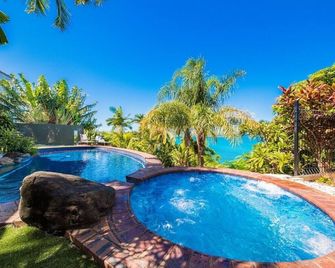 Coral Sea Pearl - Shute Harbour - Pool