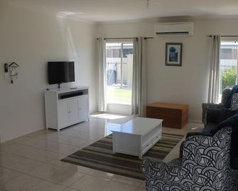Pebbles Cottage in Normanville - Normanville - Living room