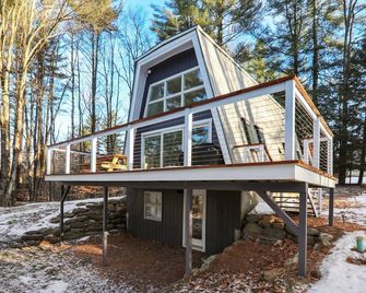 Sylvan Park: 3 br A-frame w/ deck near Village! - Stowe - Building