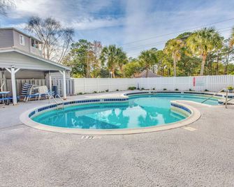 Calabash Condo Close to Coast and Fishing - Calabash - Pool
