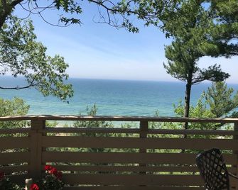 Lake Michigan Lake Front with Private Beach - Pentwater - Balcony
