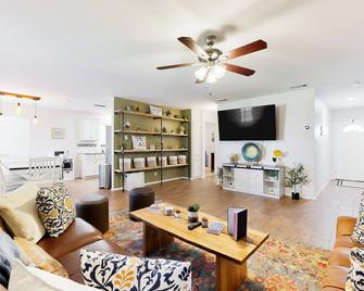Green Downs - Round Rock - Sala de estar
