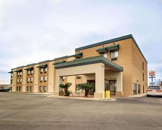 Quality Inn & Suites - Hattiesburg - Building